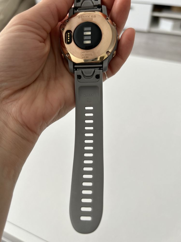 Vand Garmin fēnix® 6S Pro and Sapphire