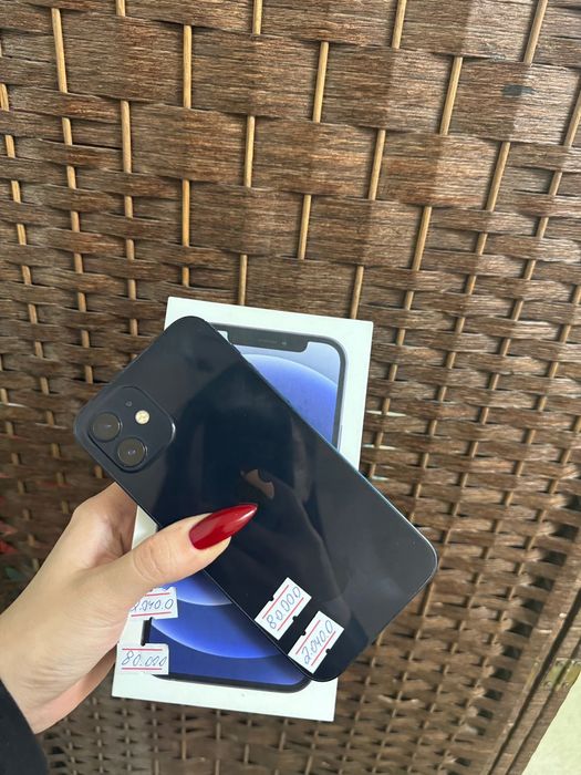 Телефон Apple iphone 12