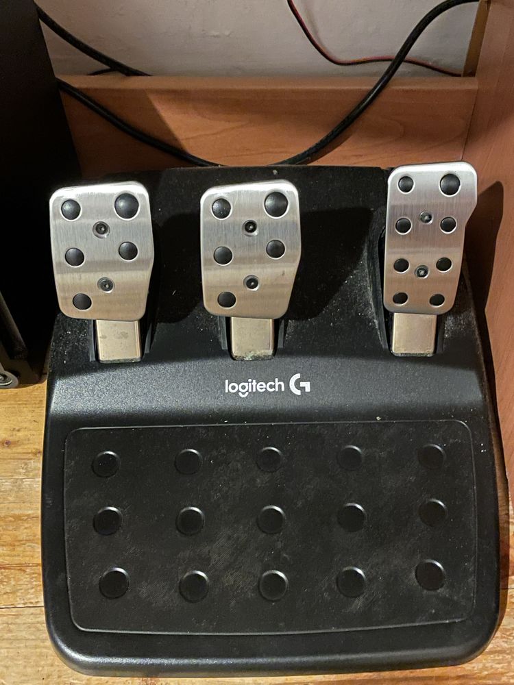 Logitech g29 + shifter + handbrake + 2 спортни волана