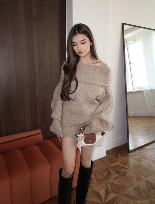 Теплая двойка есть в черном, бежевом, красным увете