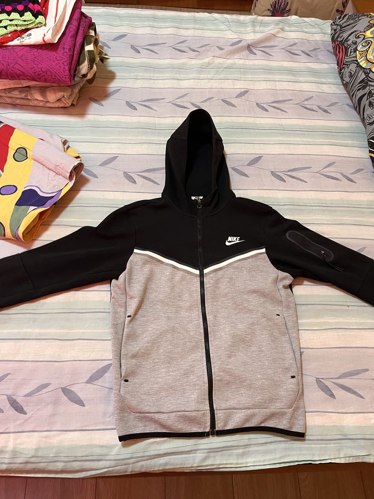 nike tech fleece горнище