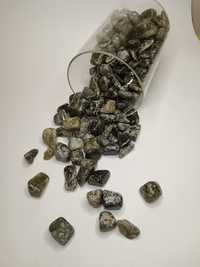 Камень натуральный декоративный, гранат зелёный, кварц белый, дымчатый