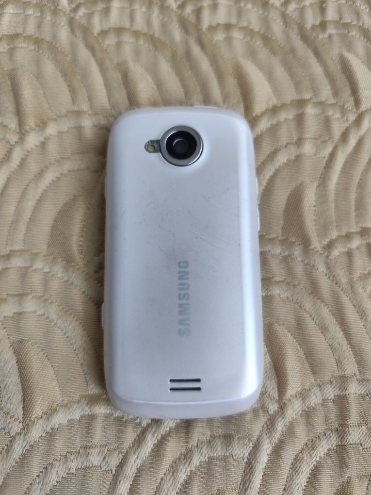 Мобилен телефон Samsung GT-S5560