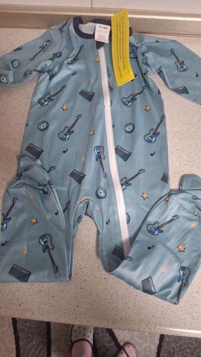 Продам детские вещи