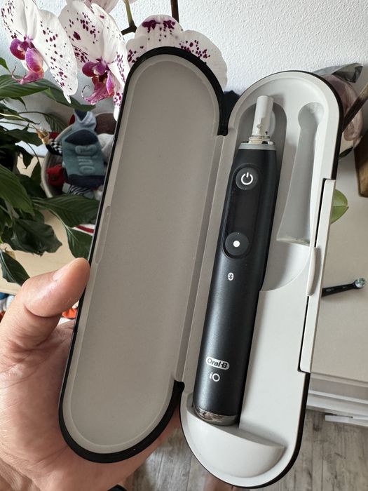 Periuta electrica OralB IO9