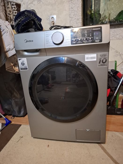 Продам стиральную машинку Midea