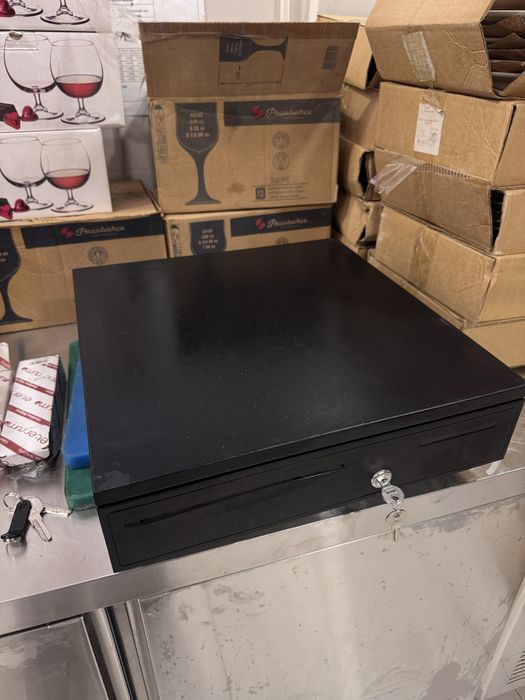 Сейф ключевой б/у в хорошем состоянии