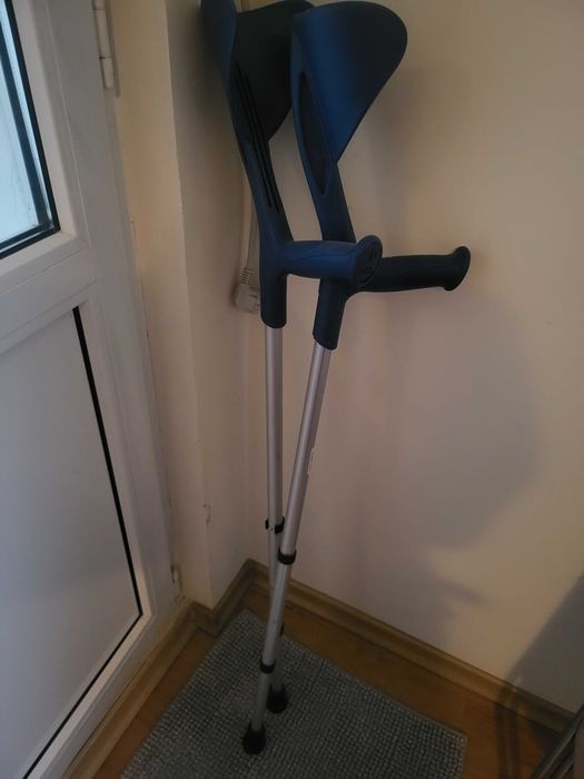 Cârje — folosite o singură dată