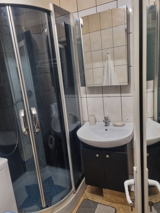Închiriez apartament