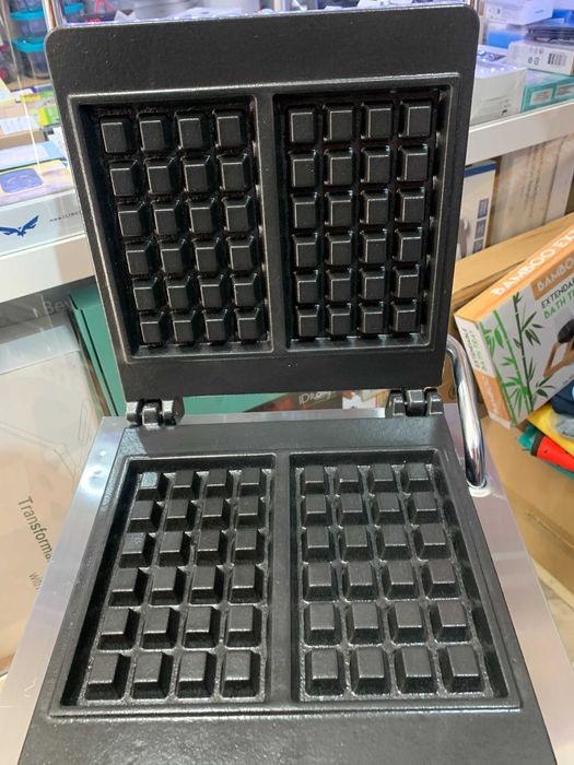 НОВ Професионален гофретник Hendi, 1500W, Чугунена повърхност