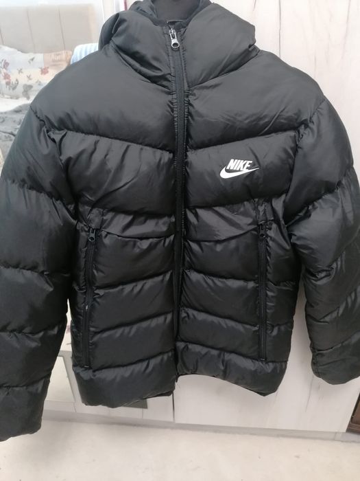 Зимно яке Nike – топло, удобно и стилно
