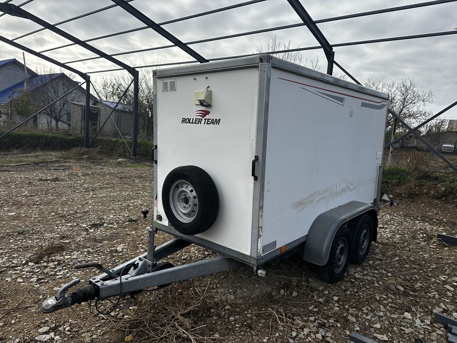 Remorca izoterma 2 axe 2000 kg mma