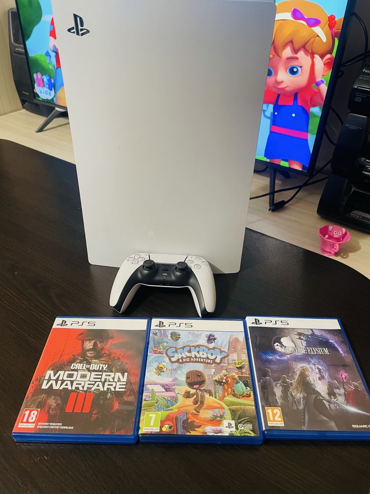 Плейстеишън 5 с 3 бр игри