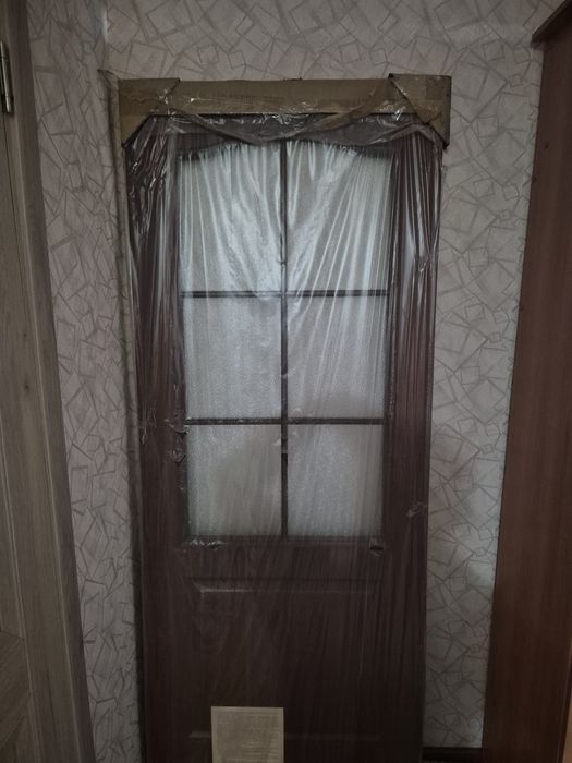 Продам межкомнатные двери один новый на 60 и две  на 45