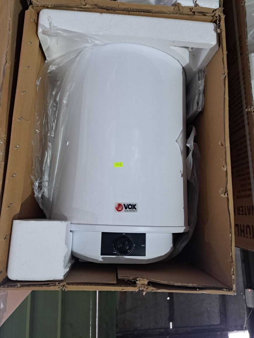 Нов вертикален бойлер Vox 50 литра