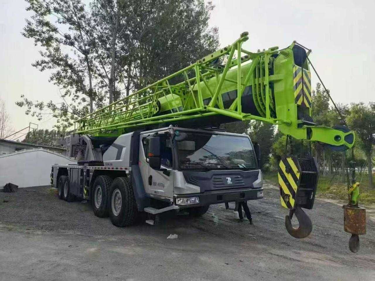 Avtokran Zoomlion 100t