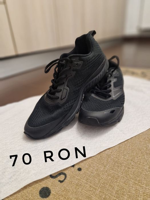 Adidași sport nr.45