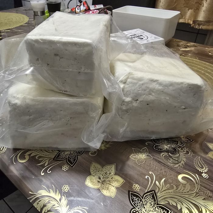 Brânza oaie 100% maturata de pe Valea Hârtibaciului