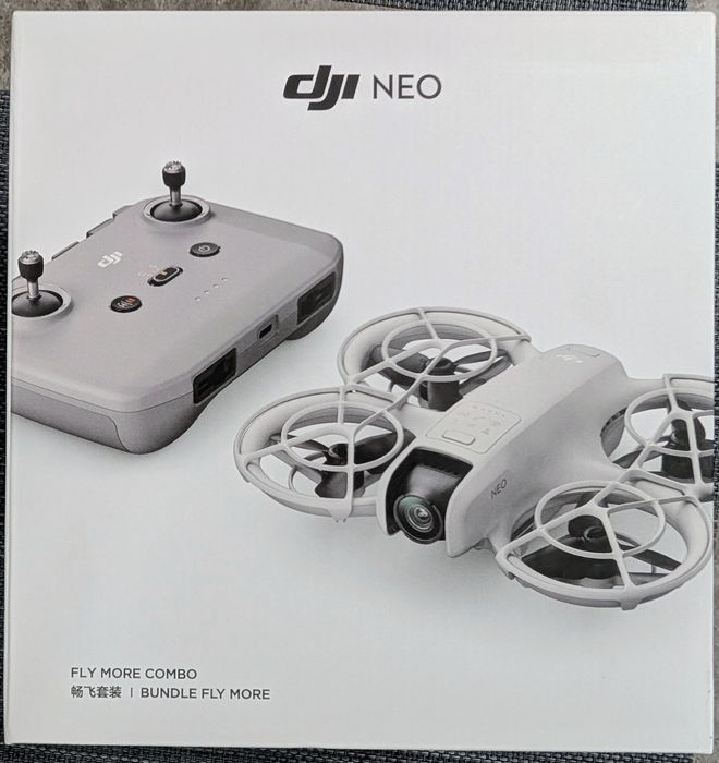 Dronă DJI NEO Fly More Combo