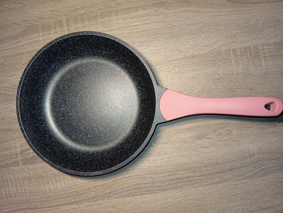 Нови Комплект тенджери и тигани Royalty Line, идея за подарък