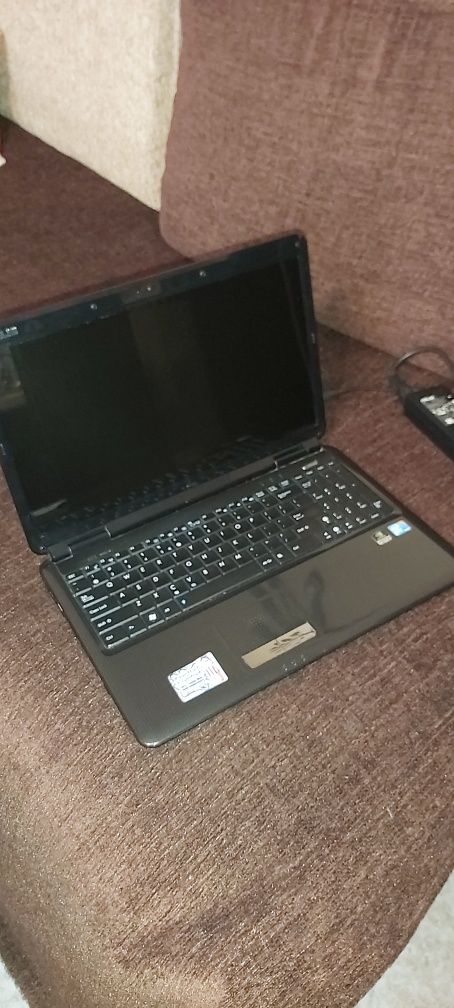 Laptop Asus K61IC defect dezmembrez+incarcator Asus
