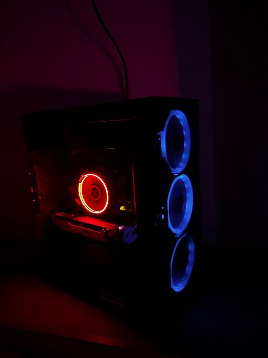 Vând pc gaming medium