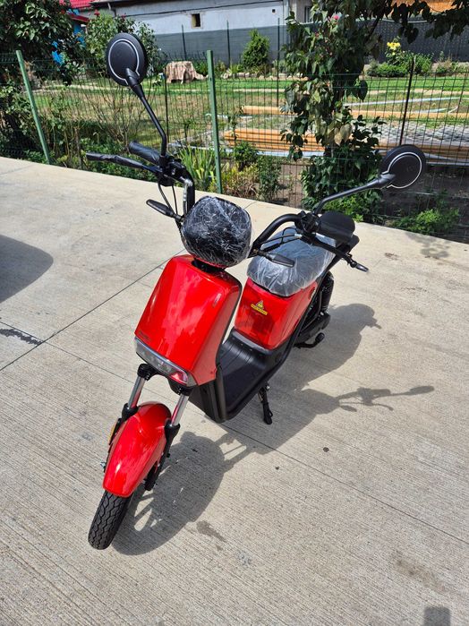 Scuter electric fara pemis Sunra Rainbow, autonomie 87 km