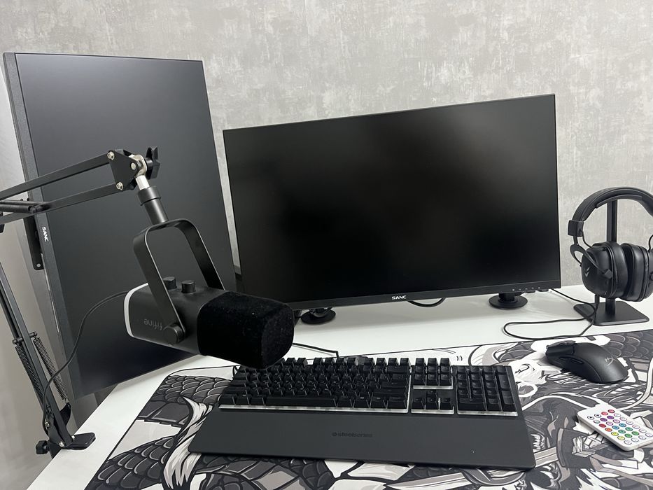 Монитор все в комплекте