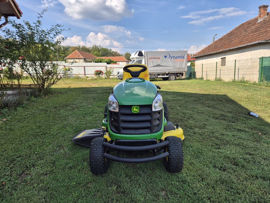 John Deere E140 22 CP Tractoras de tuns iarba gazon Import USA