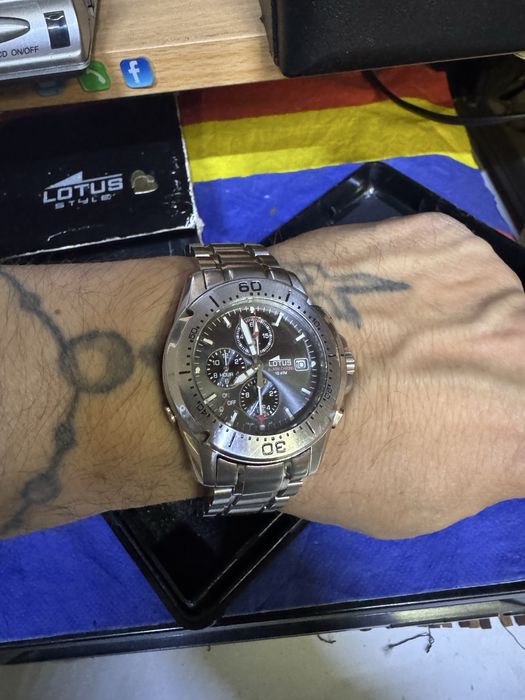 Ceas Lotus impecabil