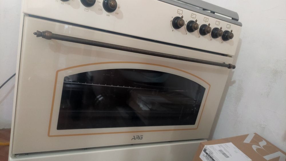 Продам газплиту элетрическим духовкой