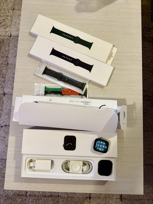 Продавам Apple Watch 5S 44мм