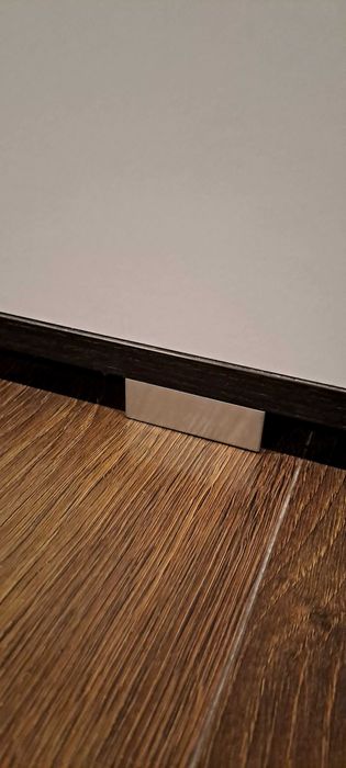 Mobila living alb-negru