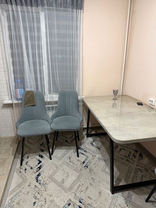 Стол куханный и стулья