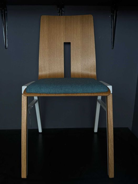 Scaun cu spatar sezut tapitat stofa albastru/ ecopiele alba