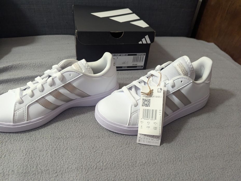 De vânzare adidași