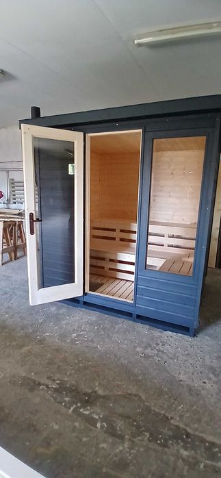 Sauna exterior izolat