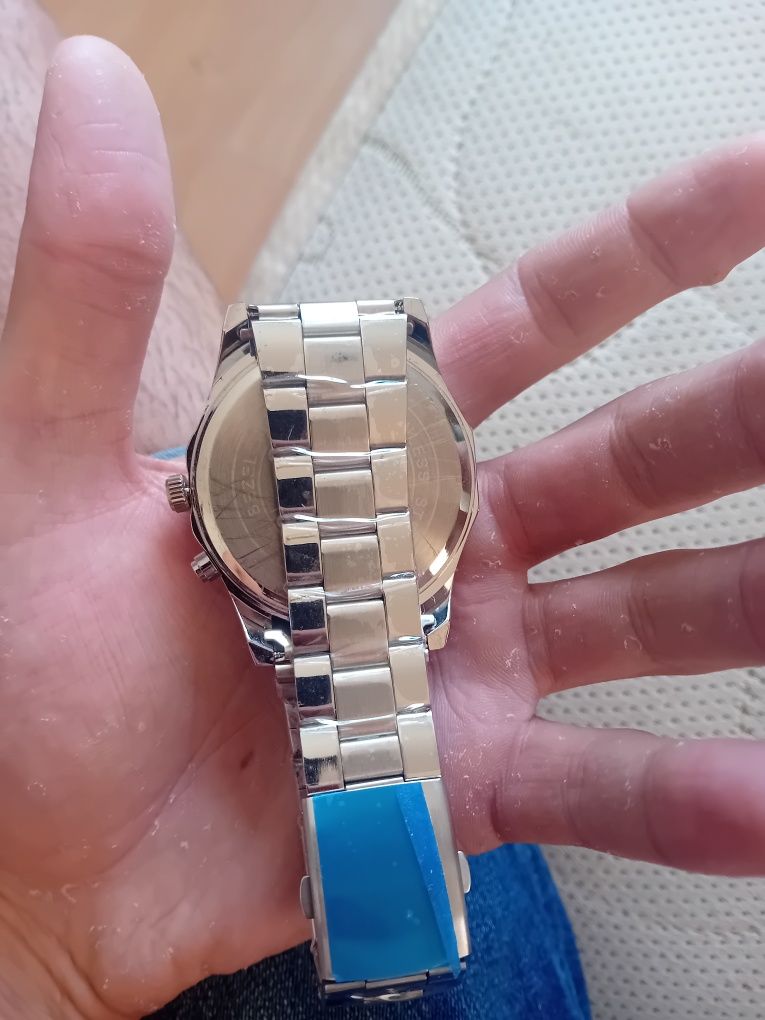 Часовници 1 Quartz и 2 SOKI