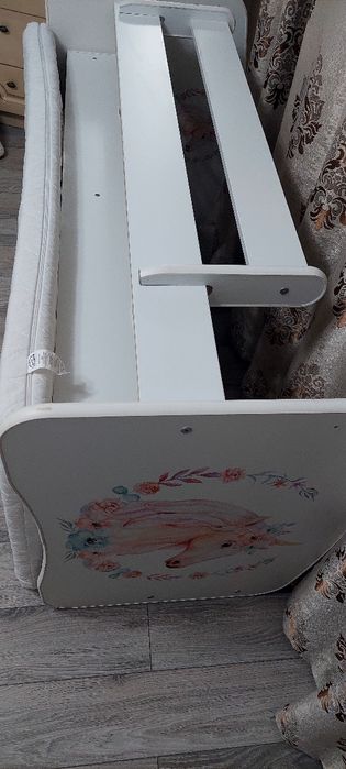 Pat copii în condiții bune de 80×145.