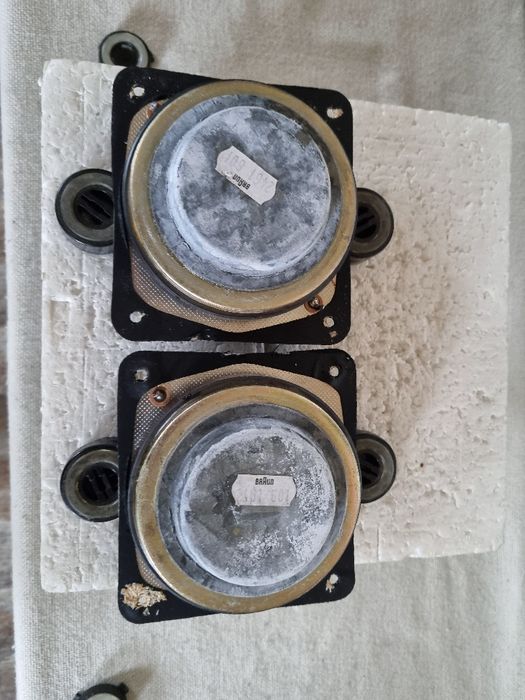 Set Difuzoare Medii Braun. 13 ohms, 40 watts, 11x12 cm. Impecabile.