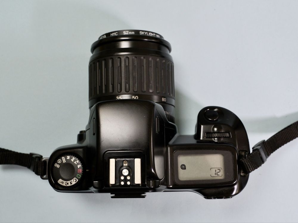 Canon EOS 1000F + Hoya 52mm