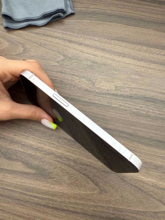 Iphone 13 в перфектно състояние