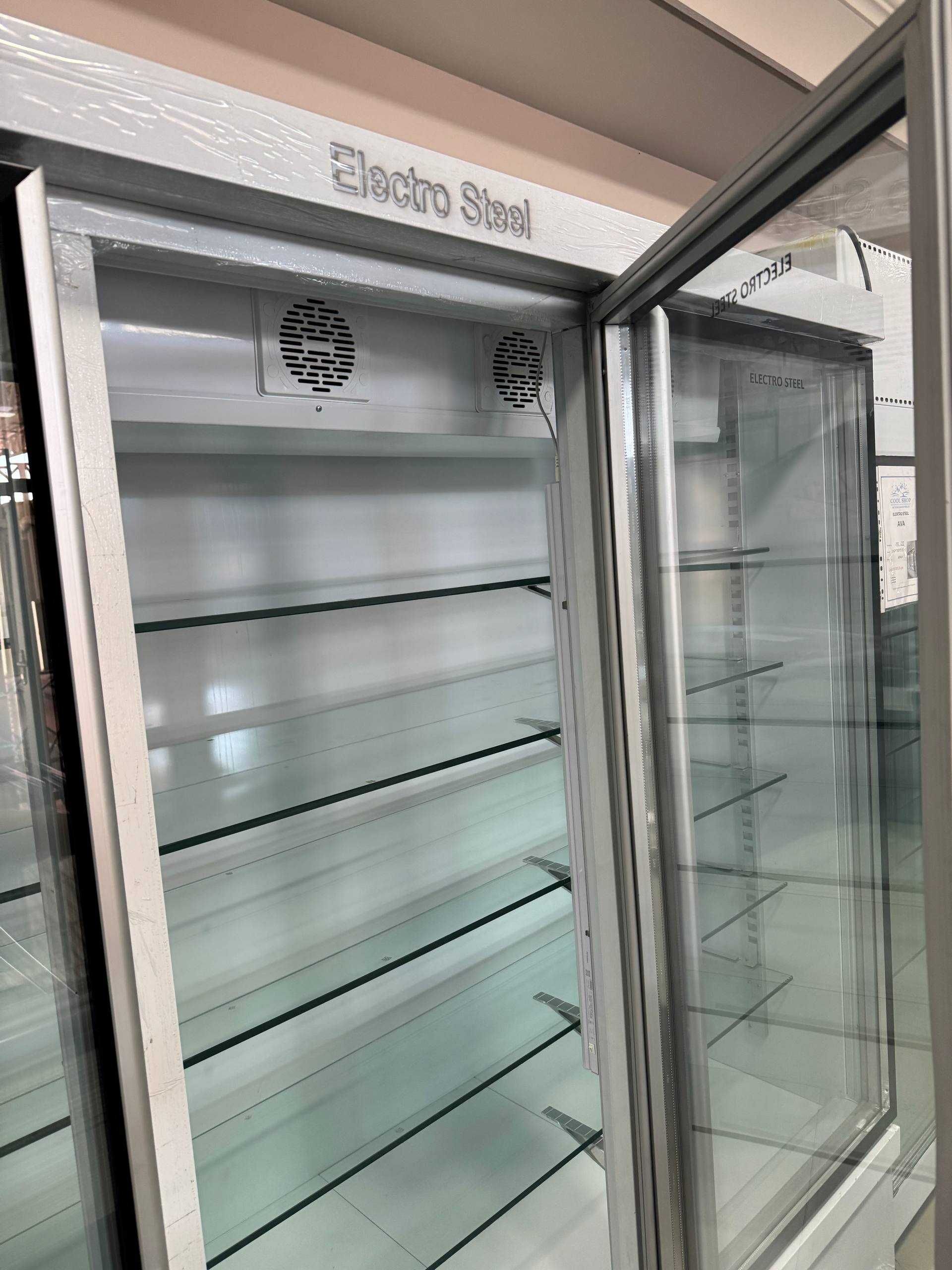 Uch eshikli sovutgich-morozilka supermarket uchun ideal. Electro Steel