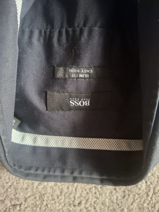 Тъмносиня риза Hugo Boss