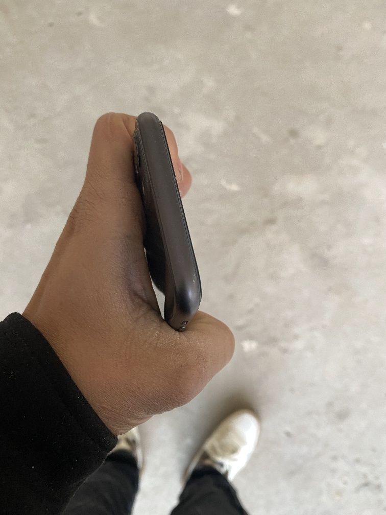 Iphone 11 sotiladi