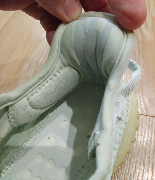 Adidas Yeezy Boost 350 v2 Hyperspace оригинален