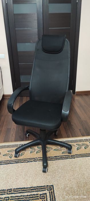Продам кресло офисное