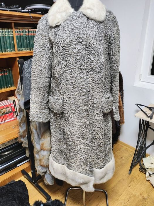 Haina din blana naturala