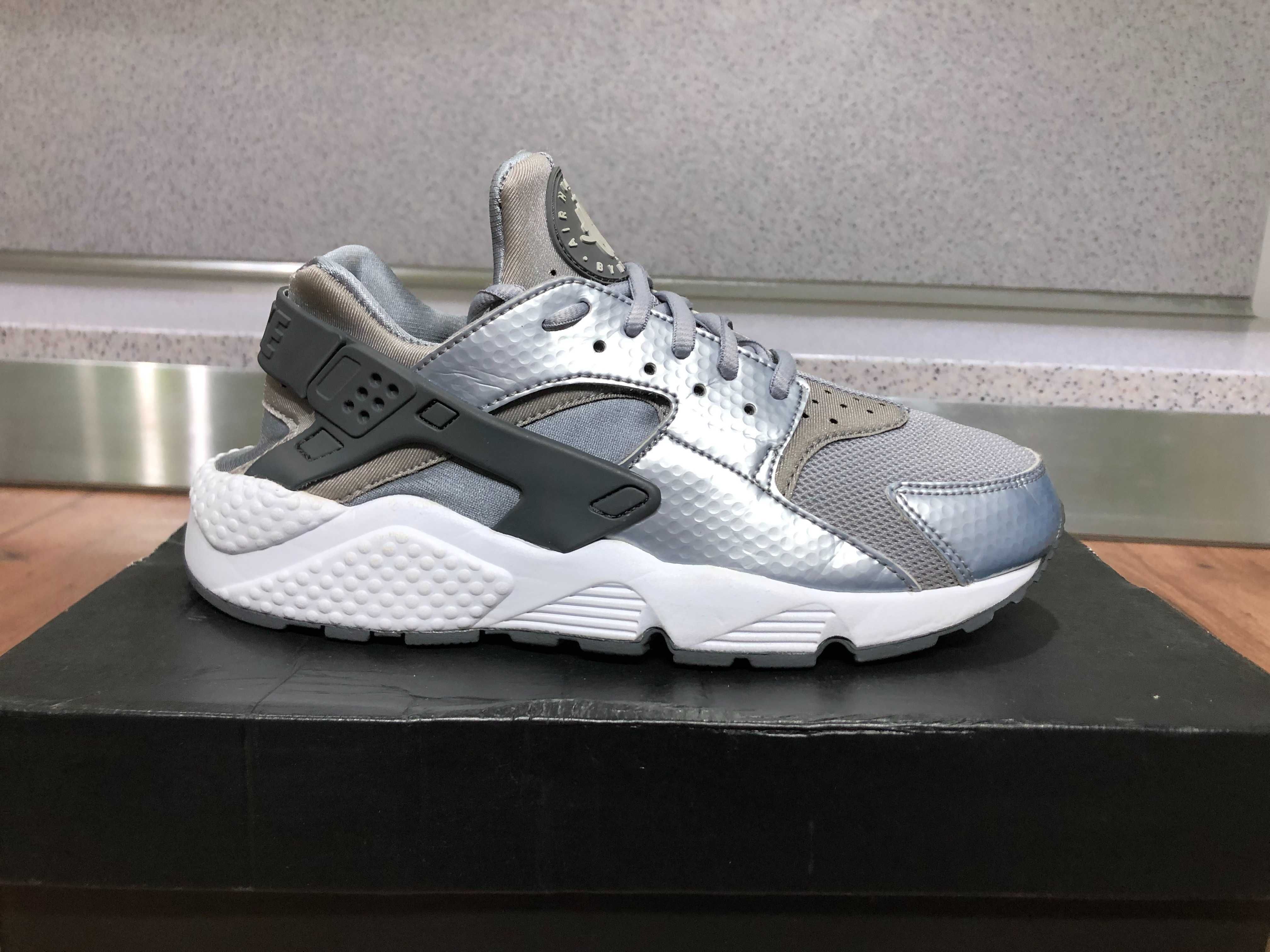 ОРИГИНАЛНИ *** Nike Air Huarache Run /  " Silver Dark Grey White "