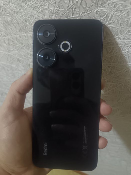 Редми 13, память 8+8/256 почти новый